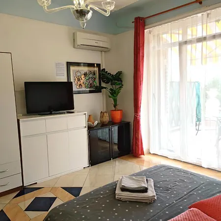 Sea View Anita In Esperia Апартаменты *